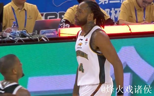 CBA俱乐部杯：威尔斯21+9 辽宁男篮战胜合肥男篮