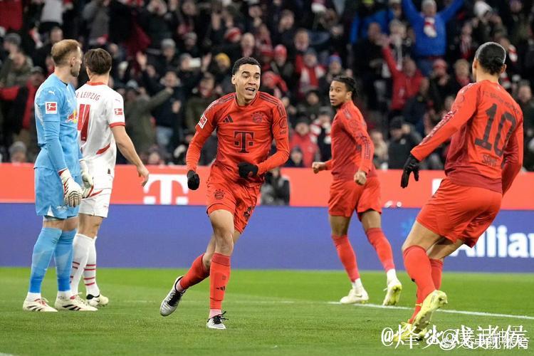 德甲-穆勒建功戈雷茨卡破门 拜仁主场2-0轻取对手 德甲-穆勒建功戈雷茨卡破门 拜仁主场2-0轻取对手