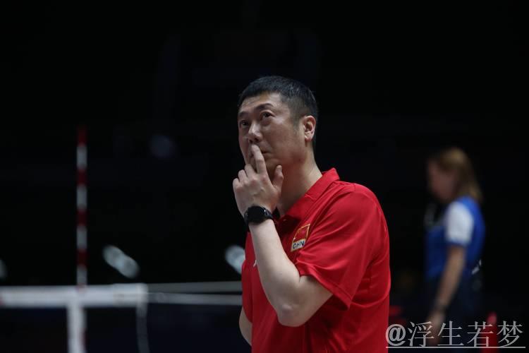 中国女排主帅赵勇：球队每战皆进步